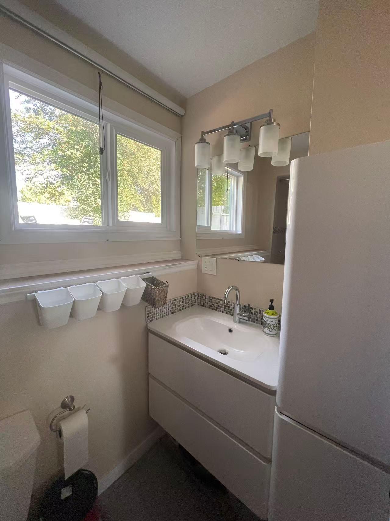 萨斯卡通四卧两卫学区好房出租 - 9