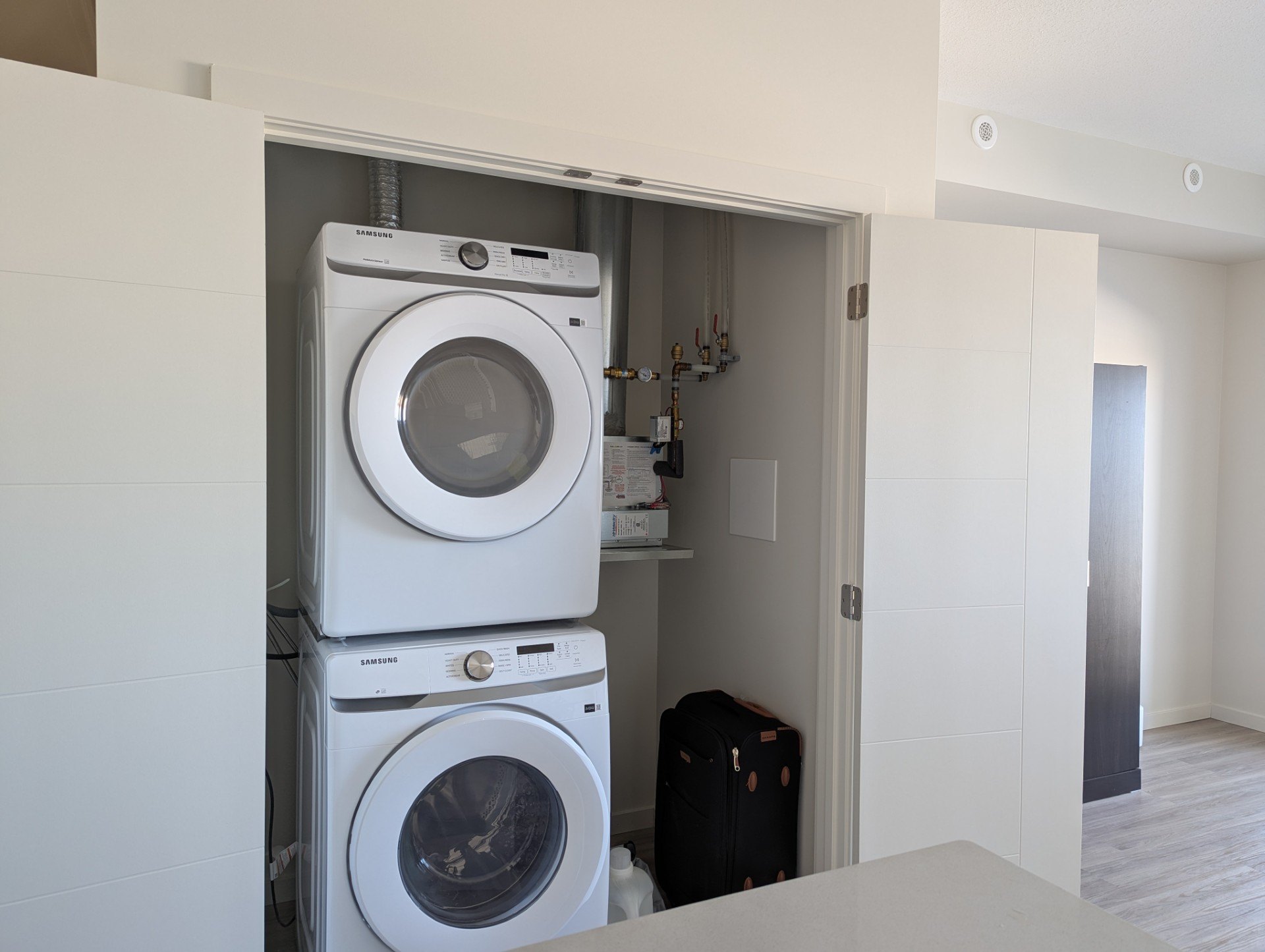 Studio/Bachelor 公寓转租(Rosewood, 5月1日可入住) - 2