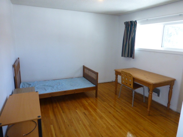 靠近UC大学地铁站，单身房间出租