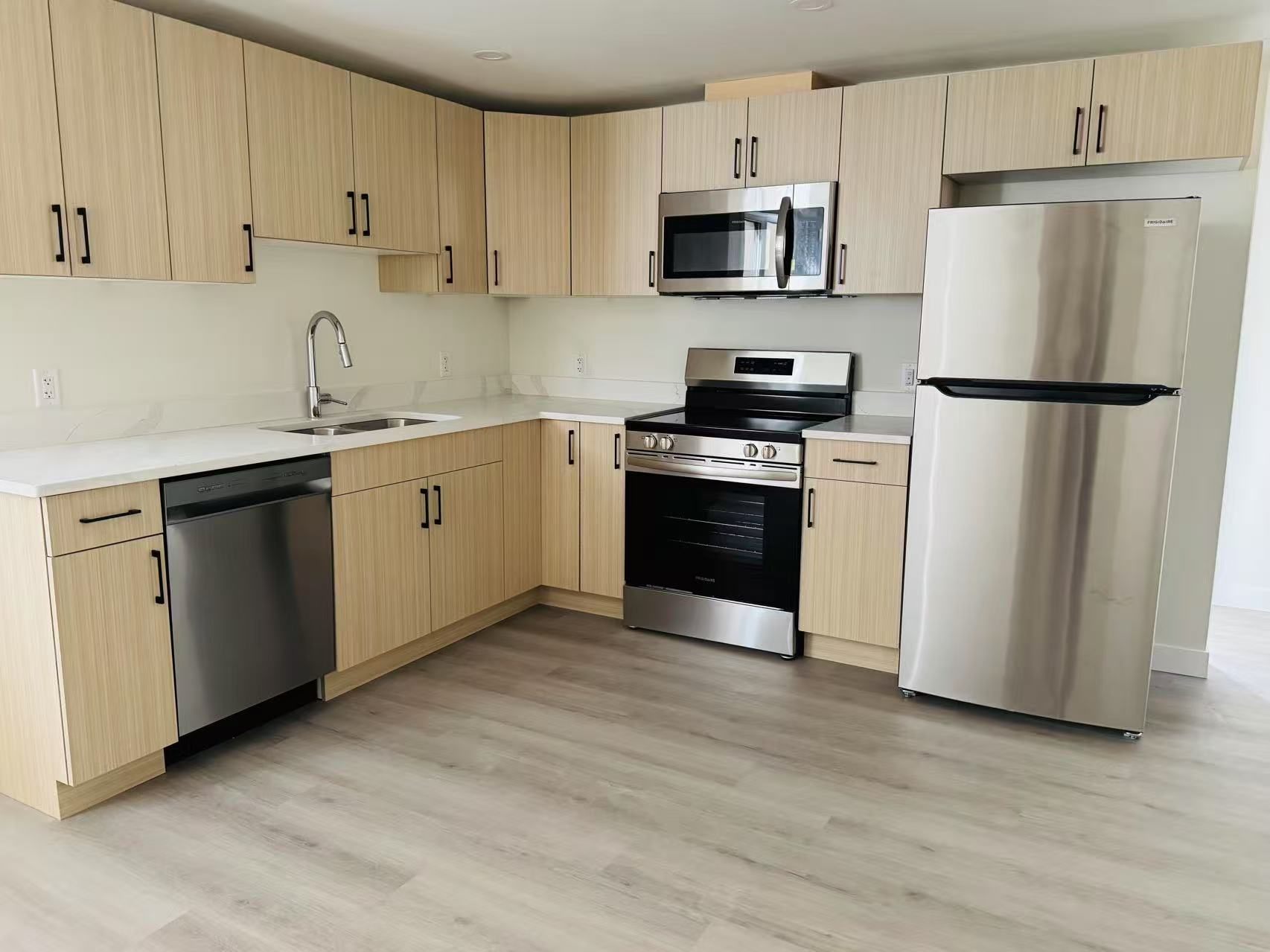 Rosewood全新两室一厅一卫半地下室出租 - 5