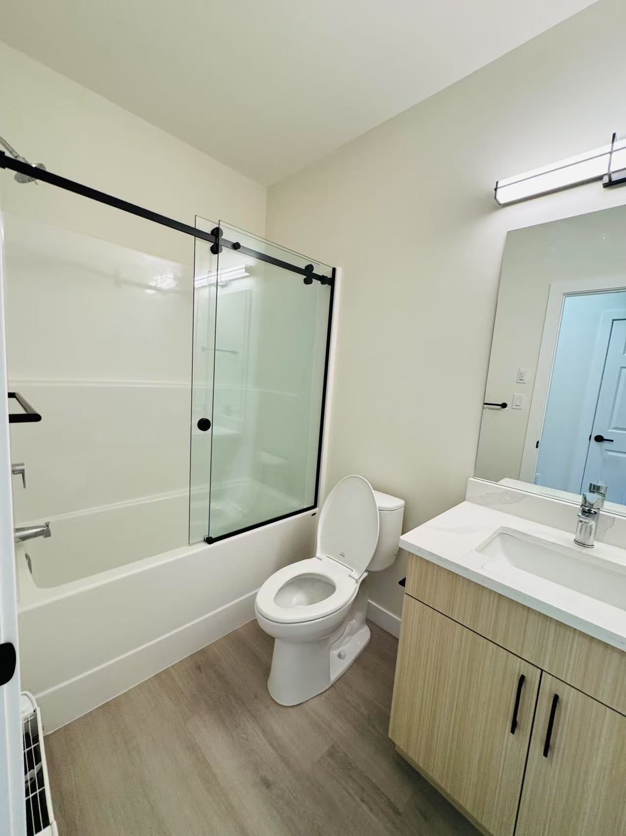 Rosewood全新两室一厅一卫半地下室出租 - 8