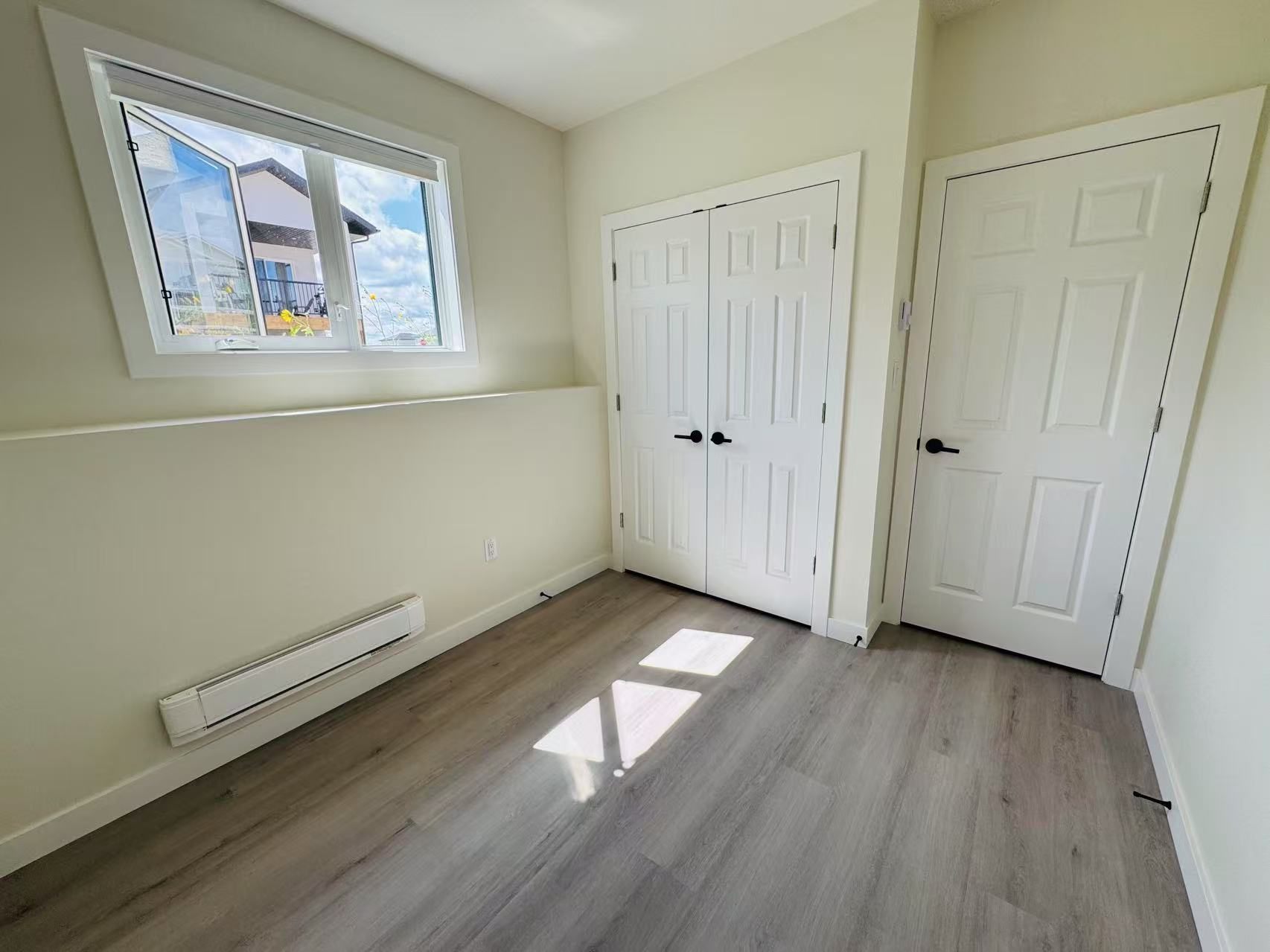 Rosewood全新两室一厅一卫半地下室出租 - 3