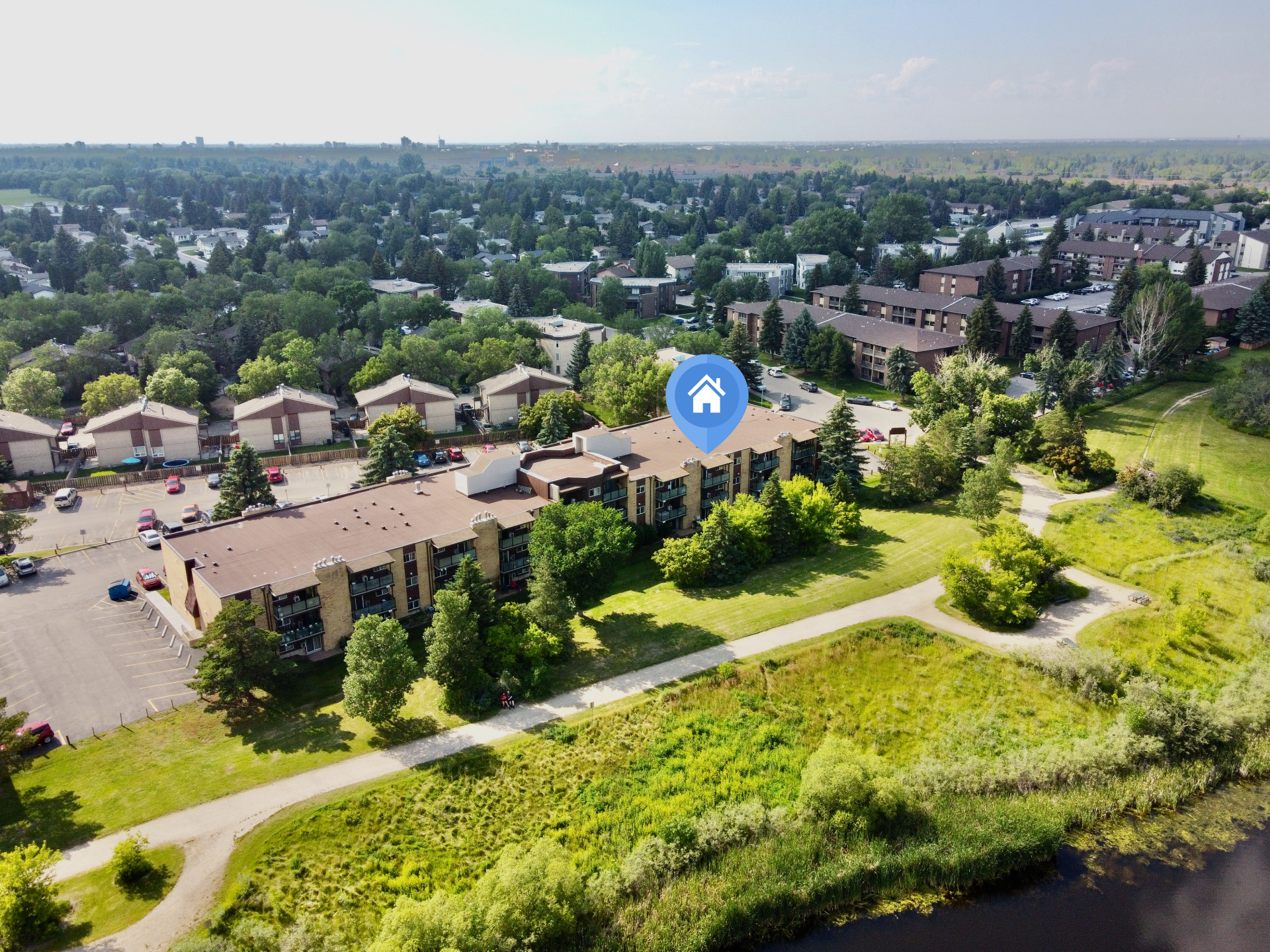 411 Tait Court #304｜望湖景观一房公寓出售！——林与唐地产