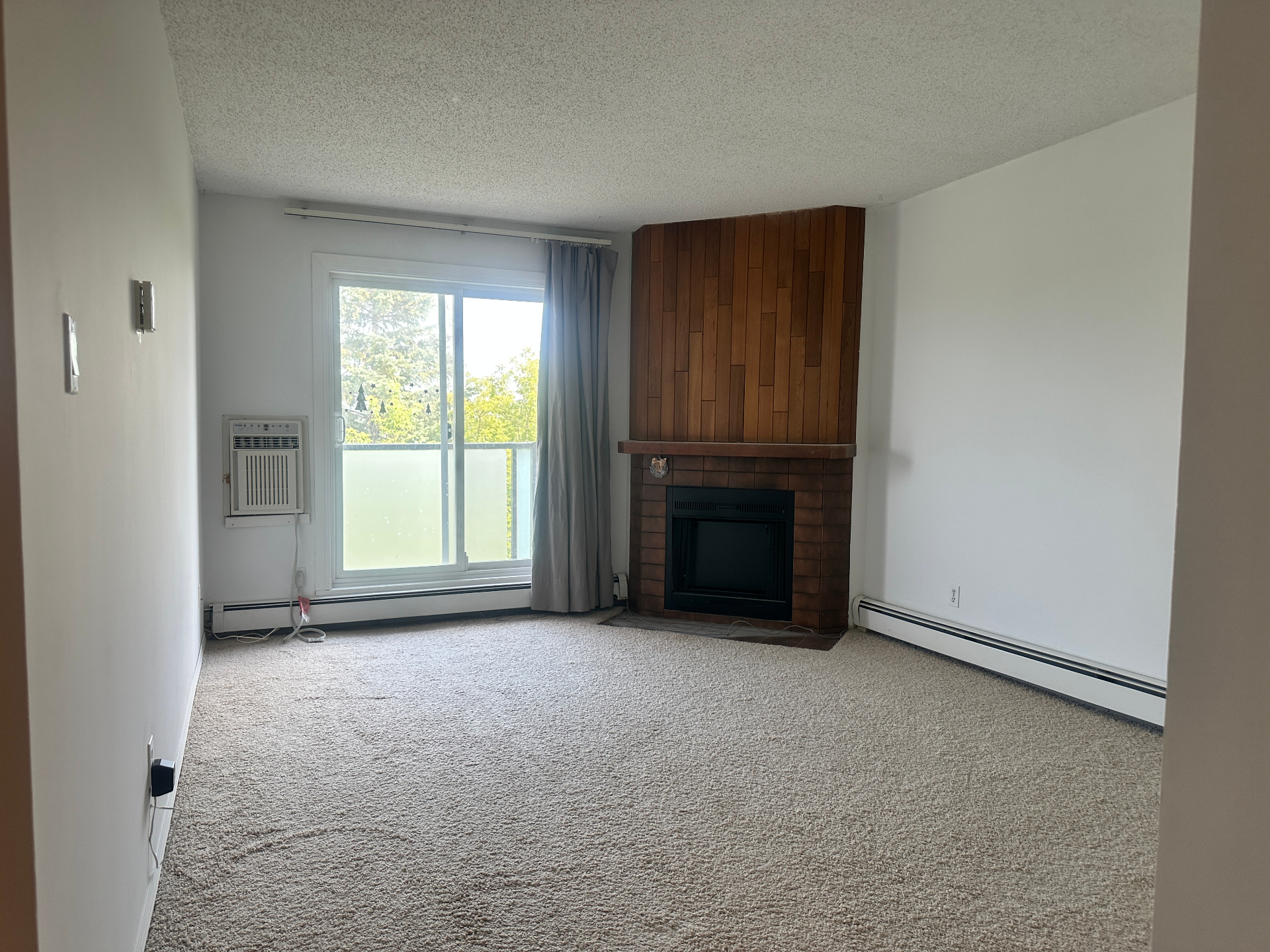 411 Tait Court #304｜望湖景观一房公寓出售！——林与唐地产 - 7