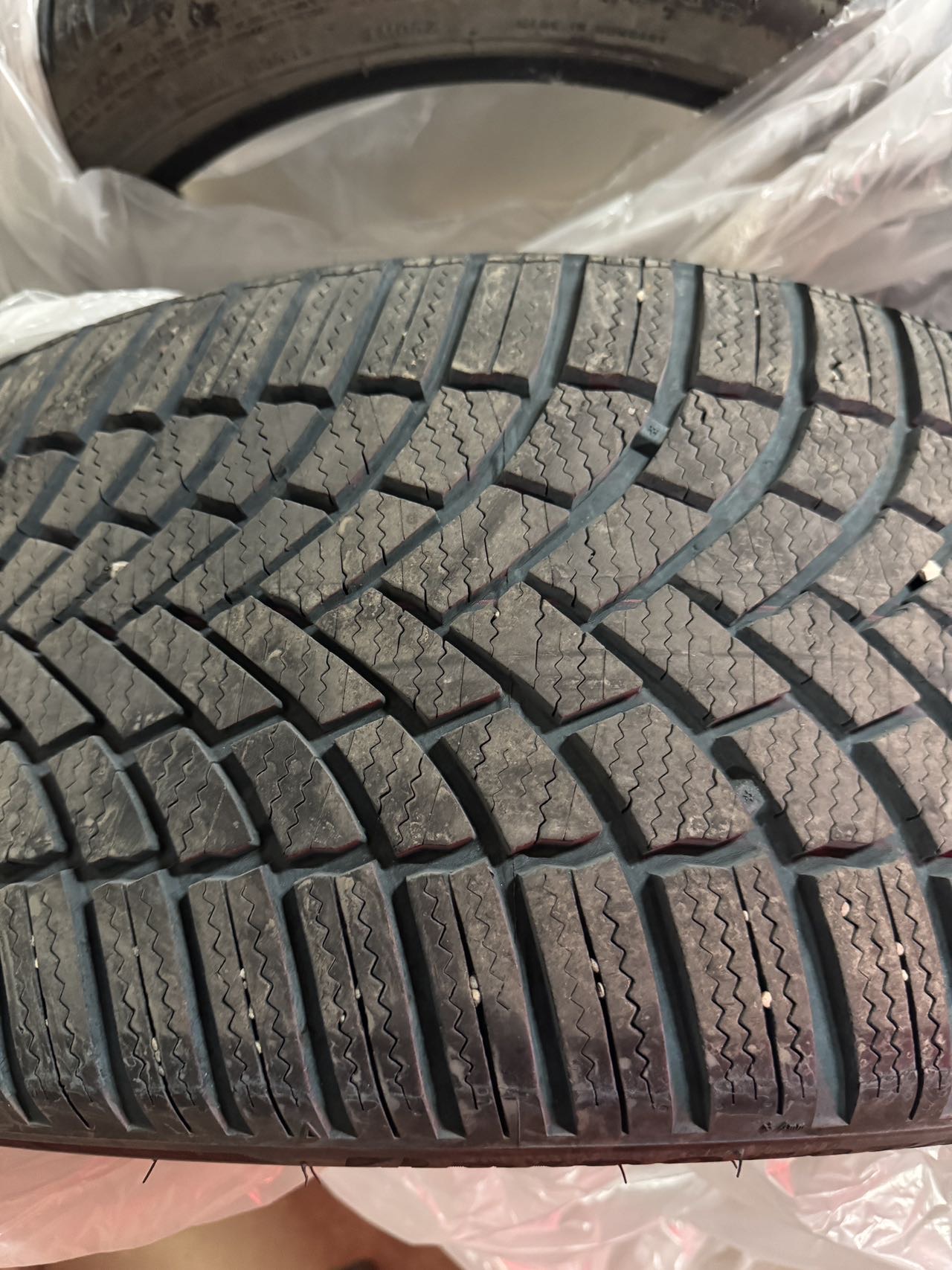 Bridgestone 雪胎 LM005