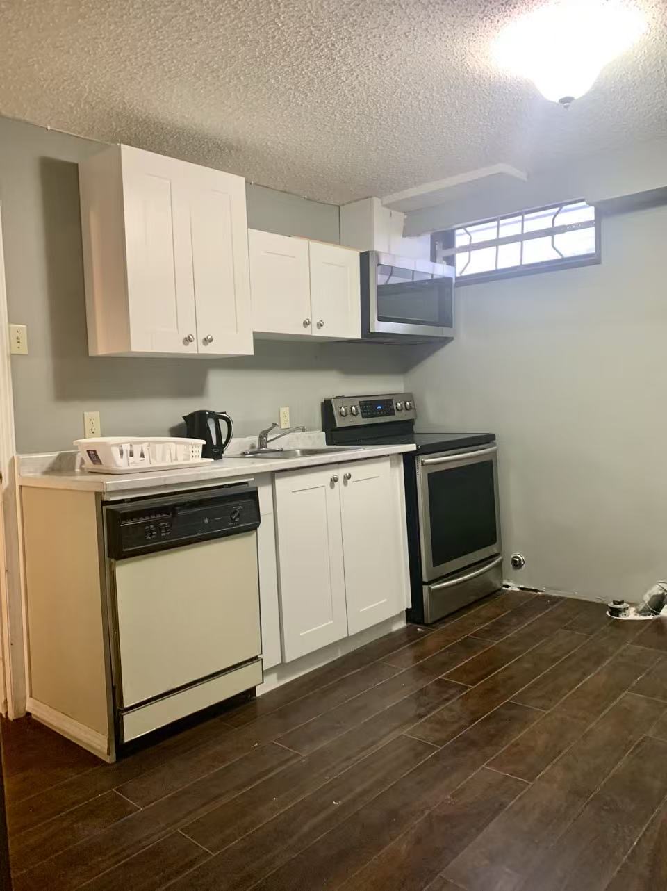 Cedarbrae SW 两室两厅一卫出租 - 5