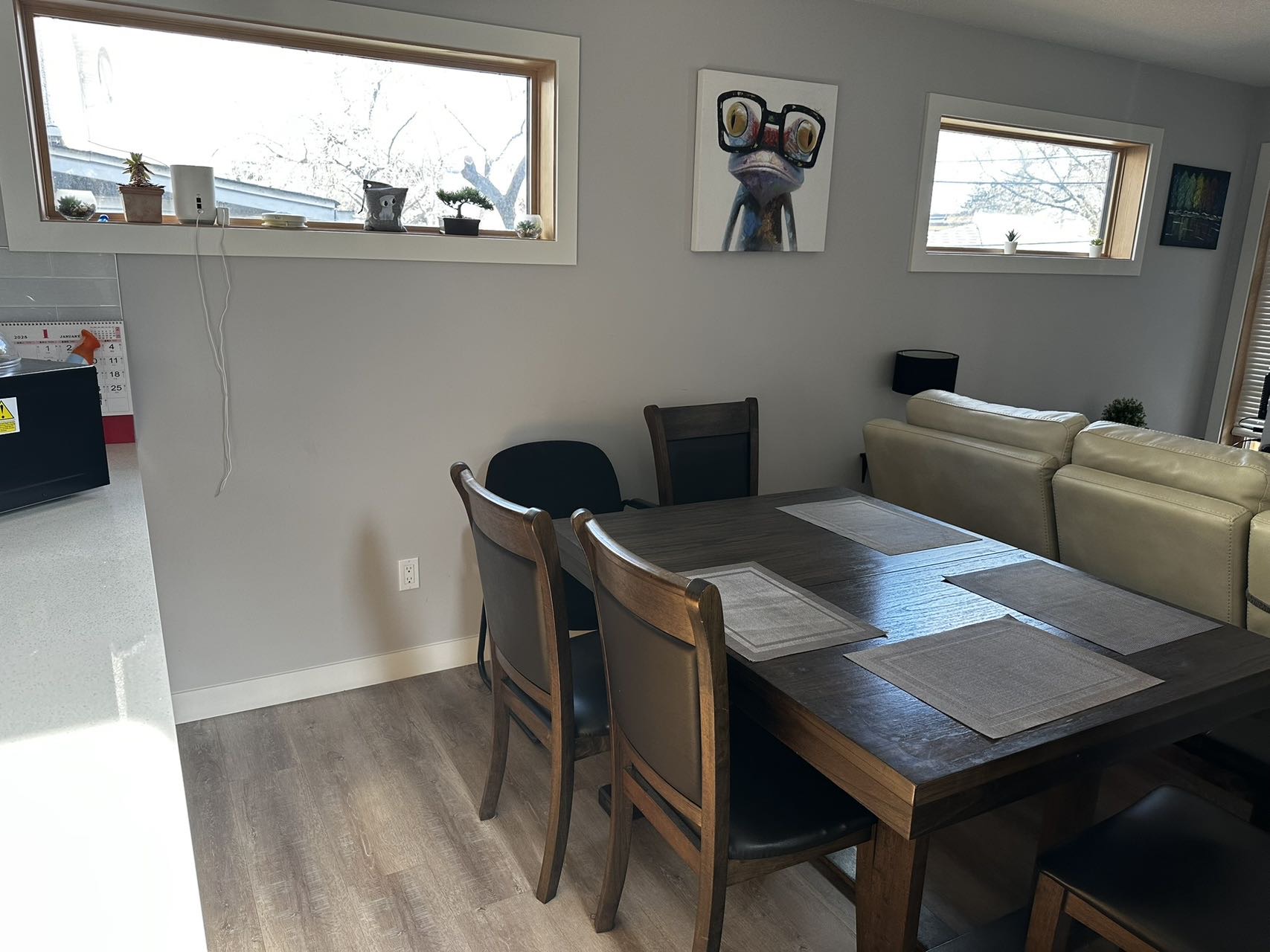 近Calgary Trial & Whyte Ave 两屋出租 - 8