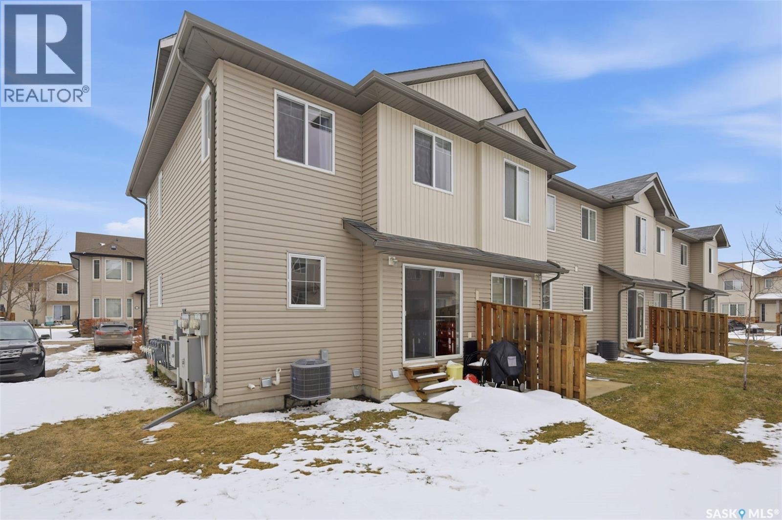 Lakewood小区3房边户联排出售！3 - 10