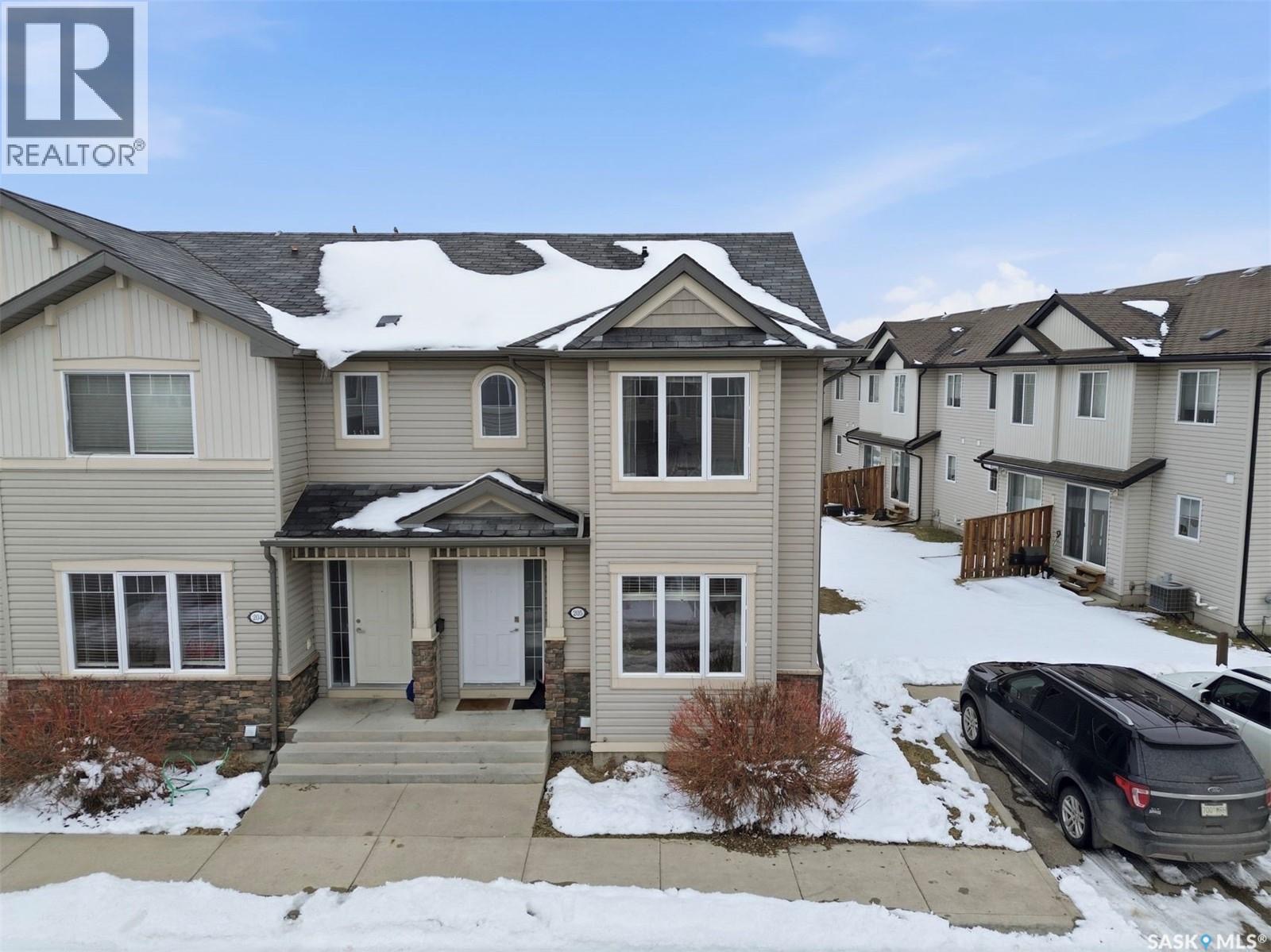 Lakewood小区3房边户联排出售！3 - 4