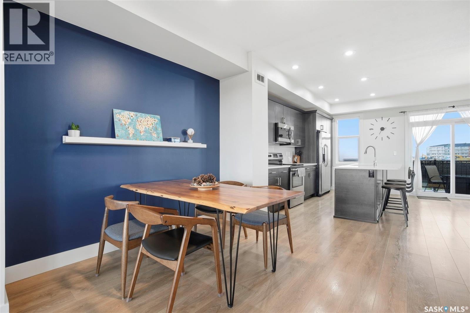 🏡 保养如新4房3卫|737 Meadows Boulevard - 11