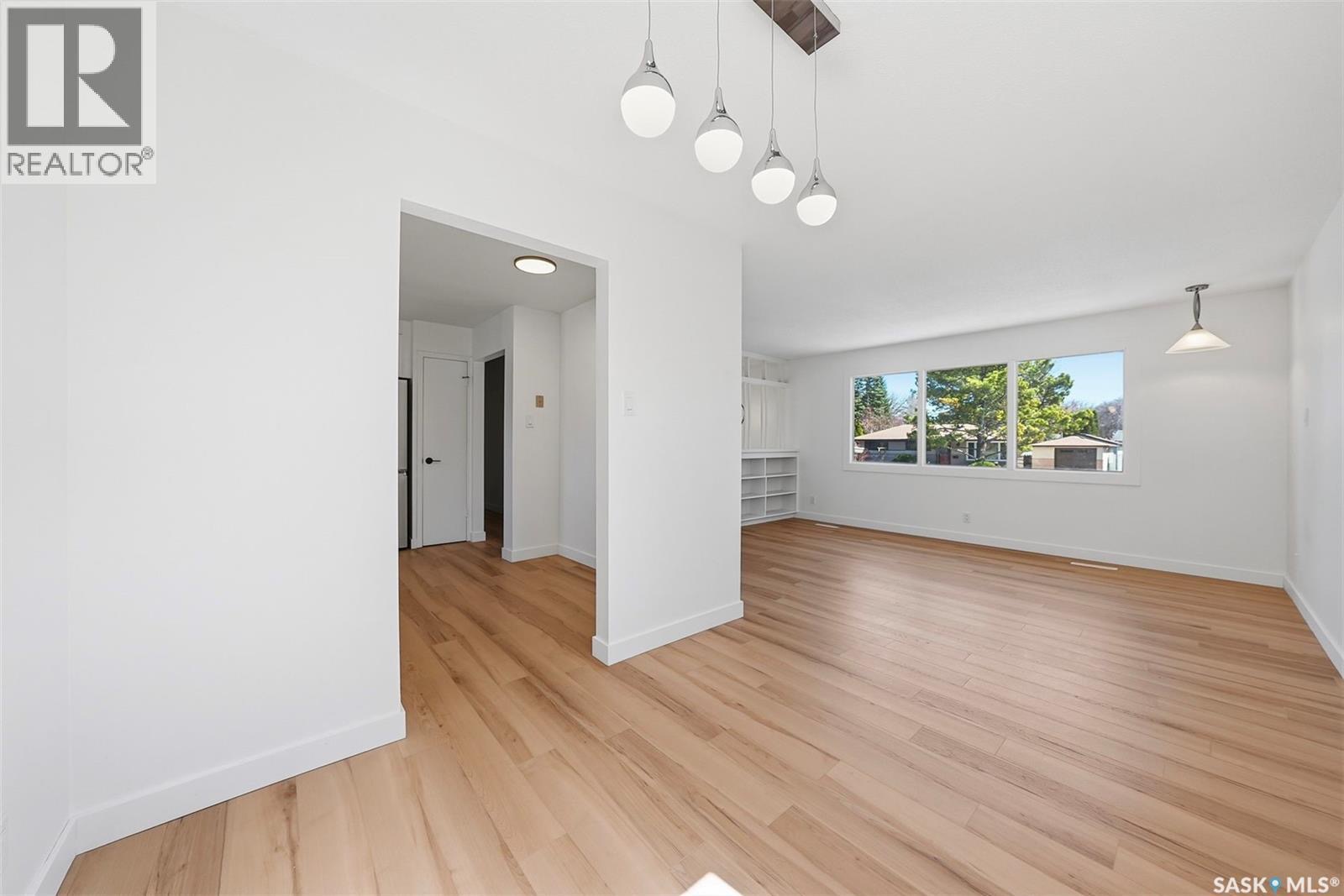 Public Open House公众开放看房 1310 East - 8