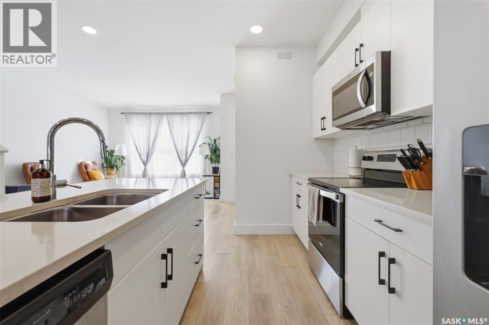 🏡 165 Rosewood Blvd E 精致联排别墅 约14 - 9