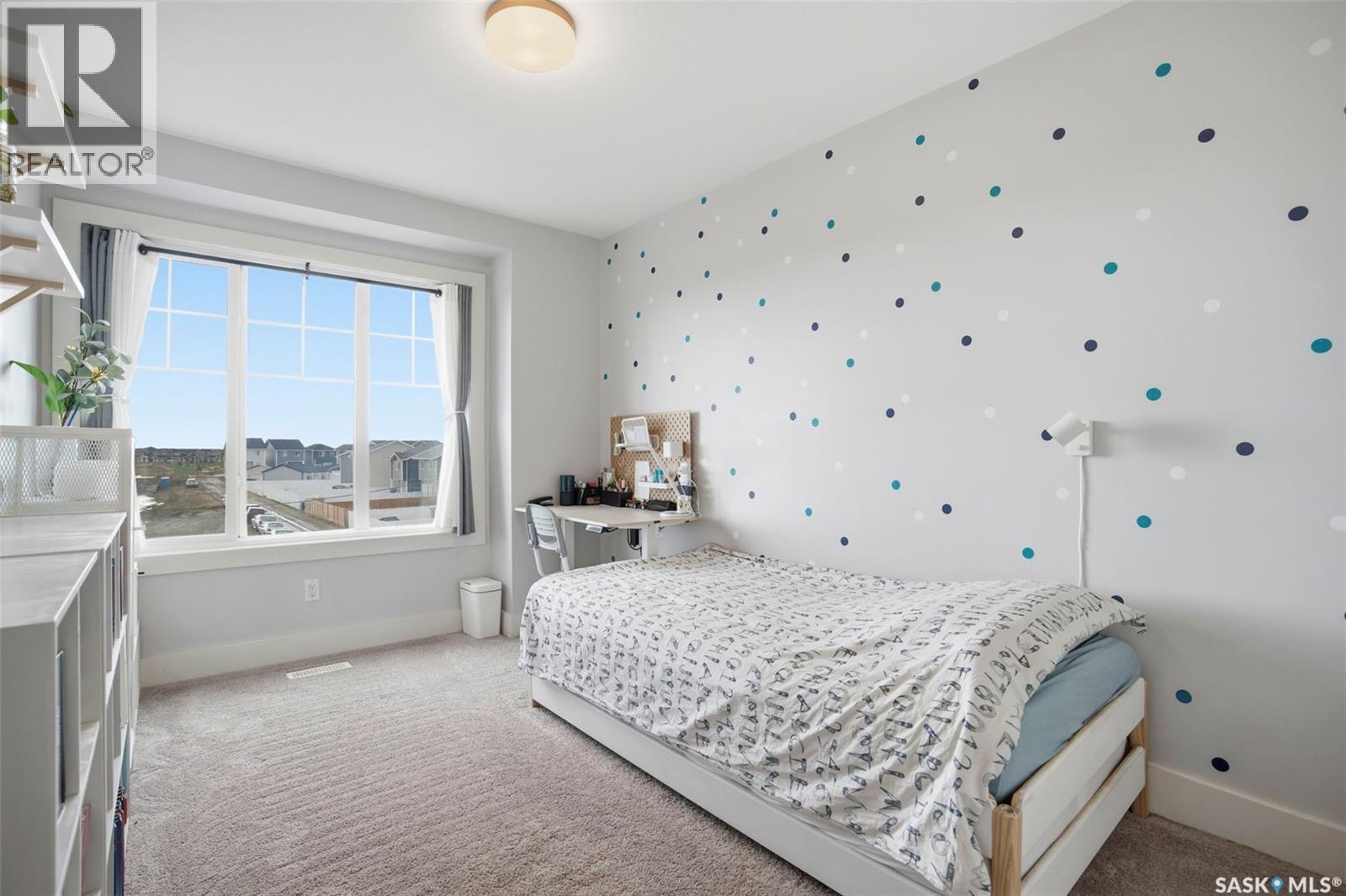 🏡 保养如新4房3卫|737 Meadows Boulevard - 16