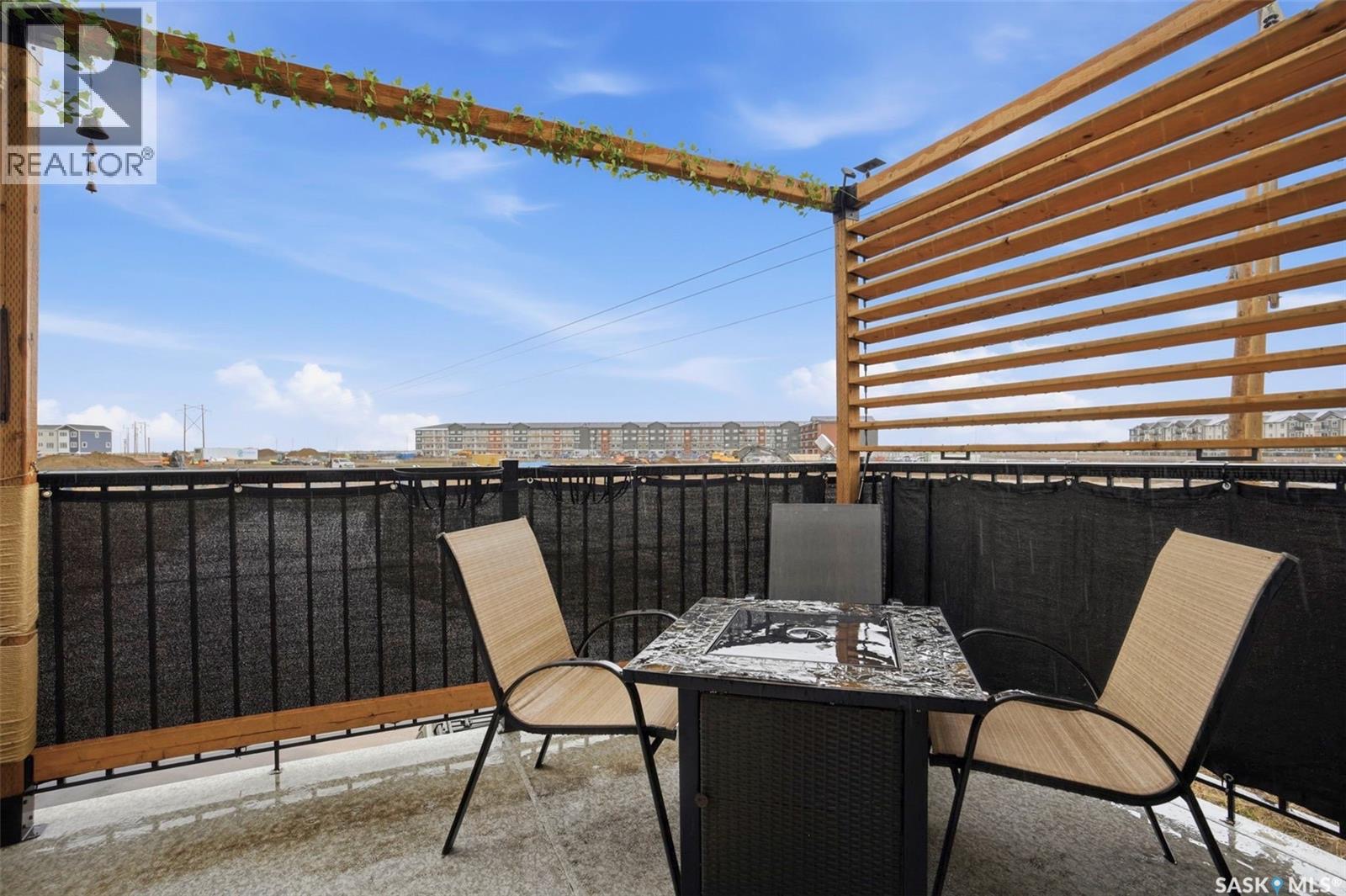 🏡 保养如新4房3卫|737 Meadows Boulevard - 17