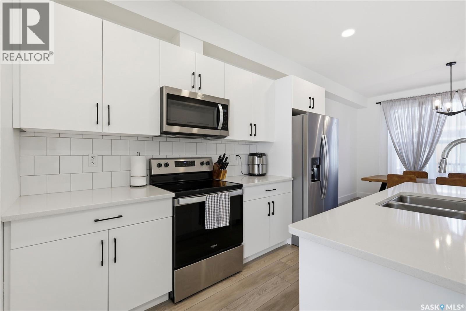🏡 165 Rosewood Blvd E 精致联排别墅 约14 - 8