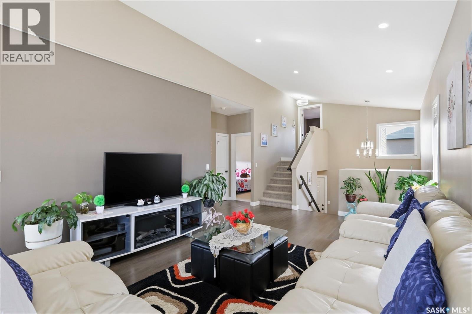🏡 Evergreen精美错层独立屋|211 Baltzan - 9