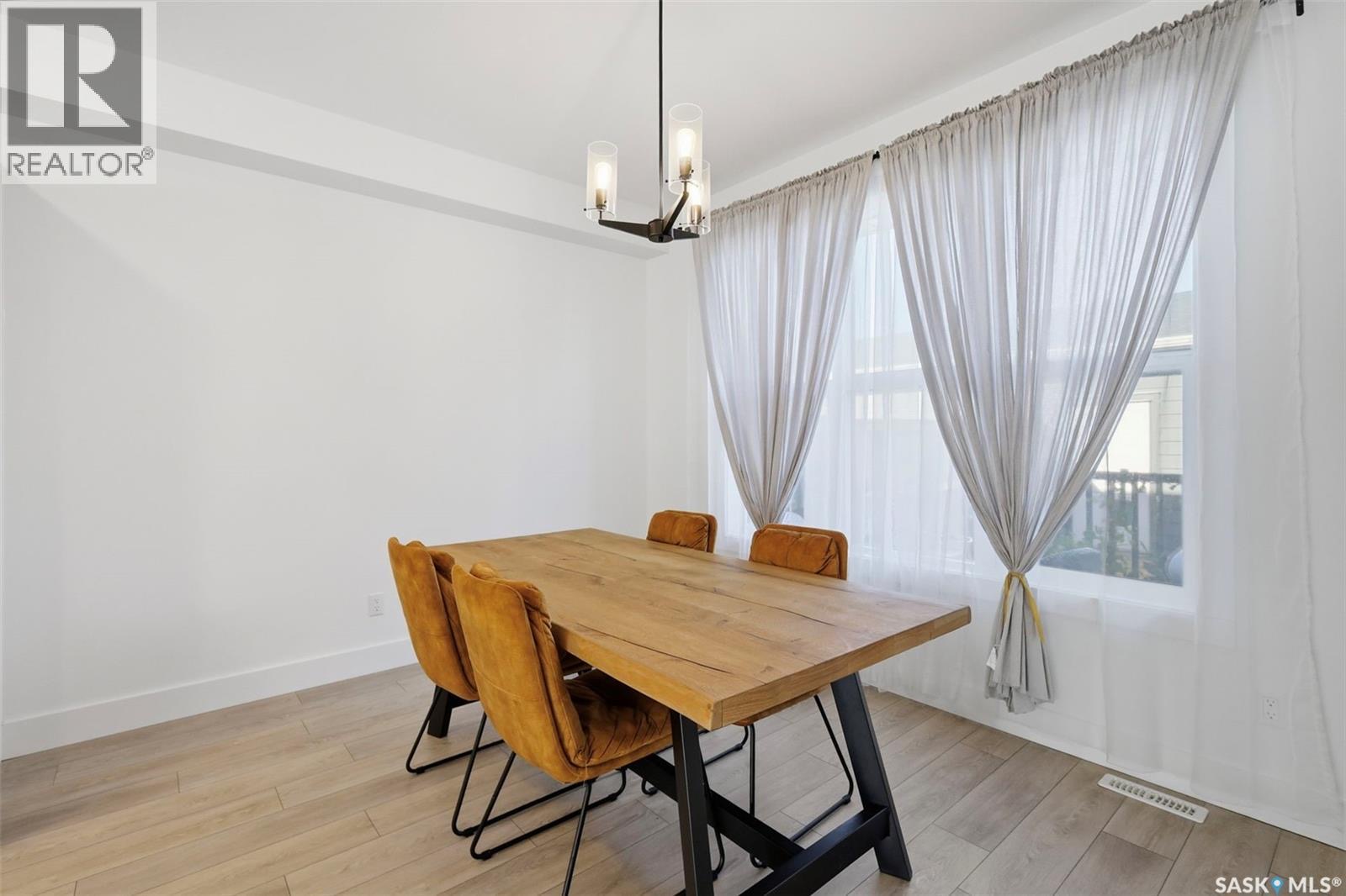 🏡 165 Rosewood Blvd E 精致联排别墅 约14 - 11