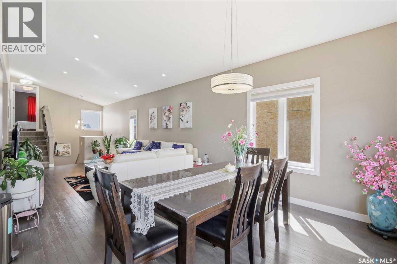 🏡 Evergreen精美错层独立屋|211 Baltzan - 11
