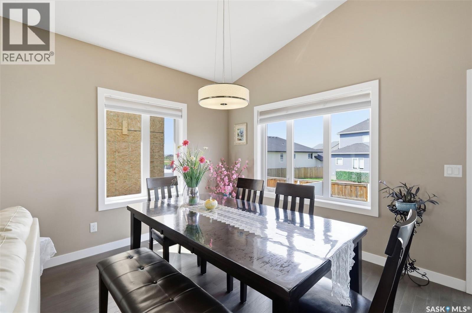 🏡 Evergreen精美错层独立屋|211 Baltzan - 10