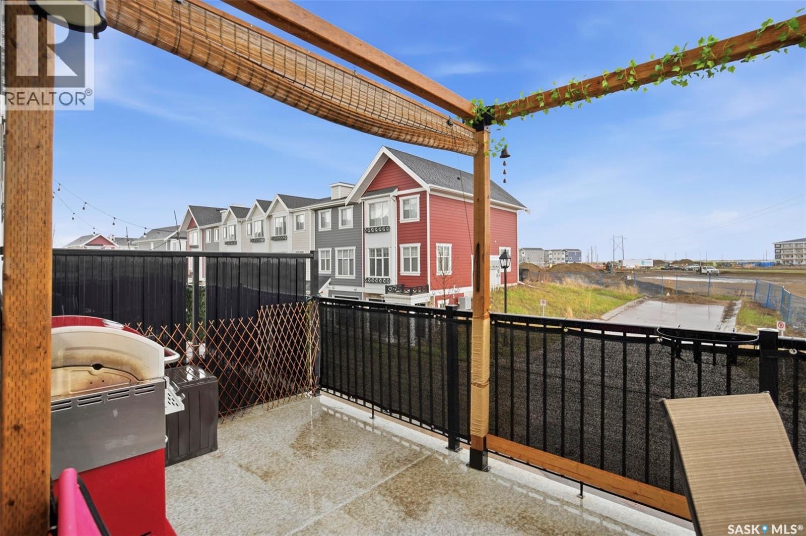Public Open House公众开放看房 737 Meadow - 17