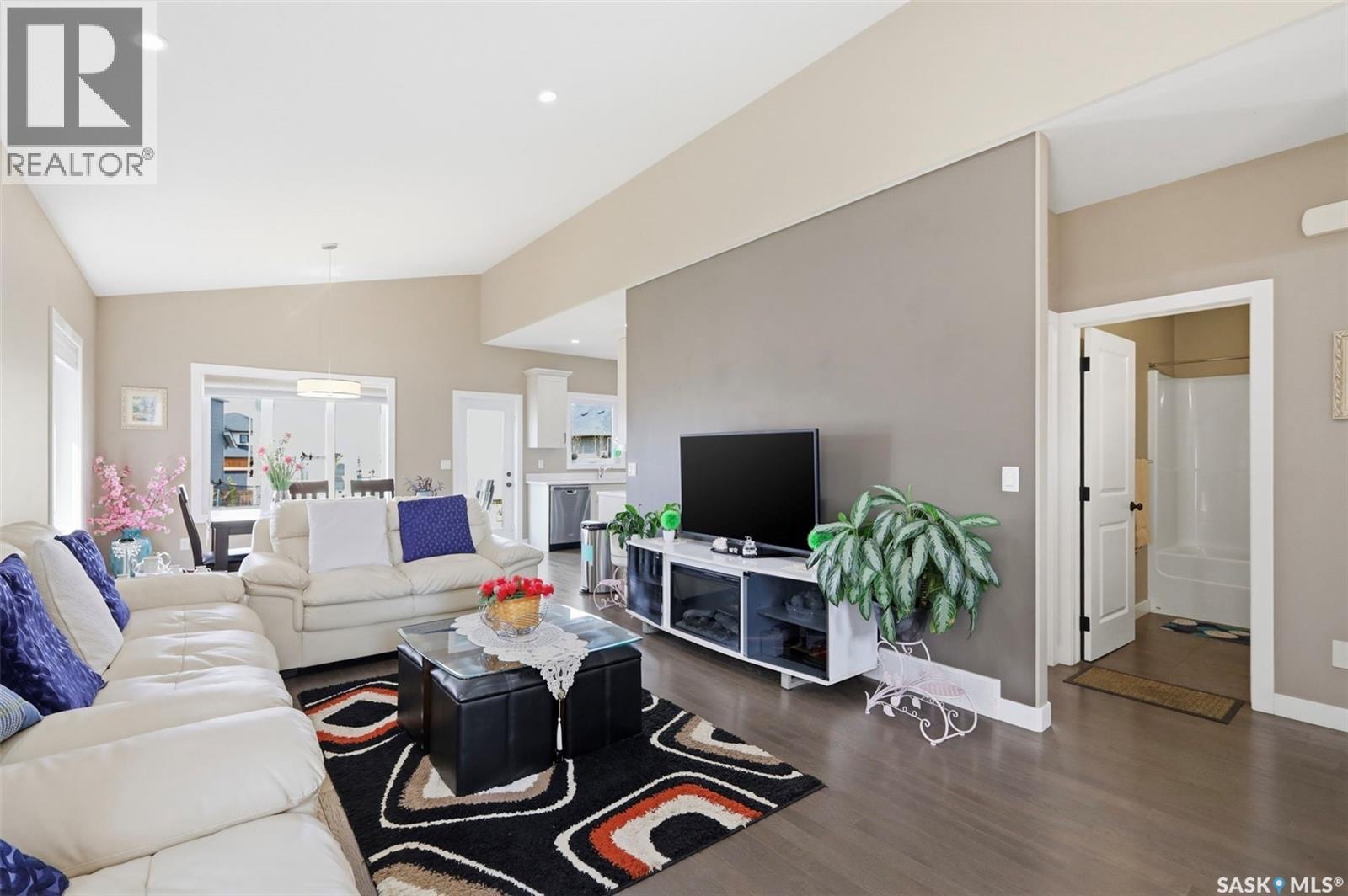 🏡 Evergreen精美错层独立屋|211 Baltzan - 7