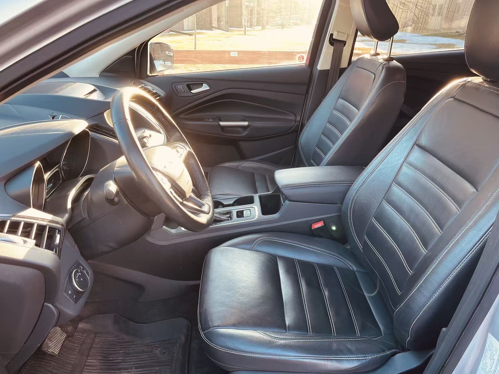 Ford Escape 4WD  - 3